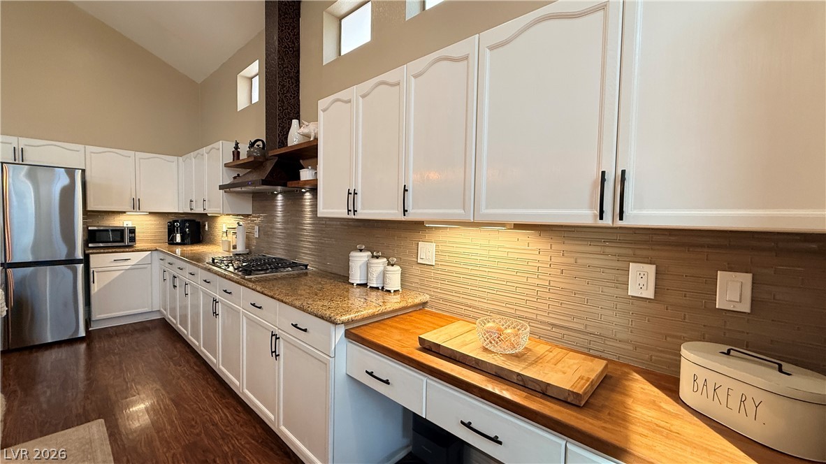 10633 Adamsong Avenue