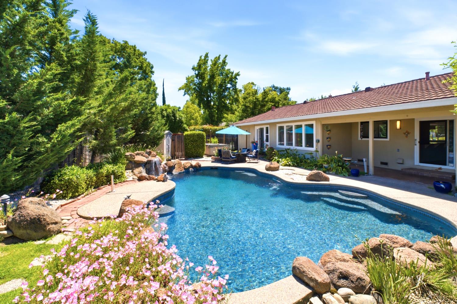 6401 Teal Way