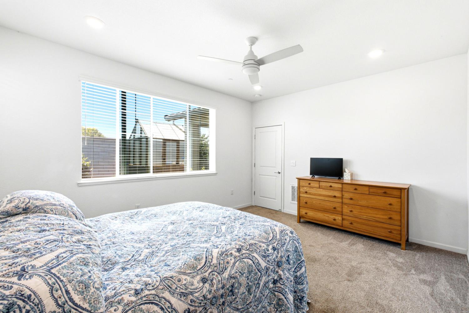 1399 Carson River Loop
