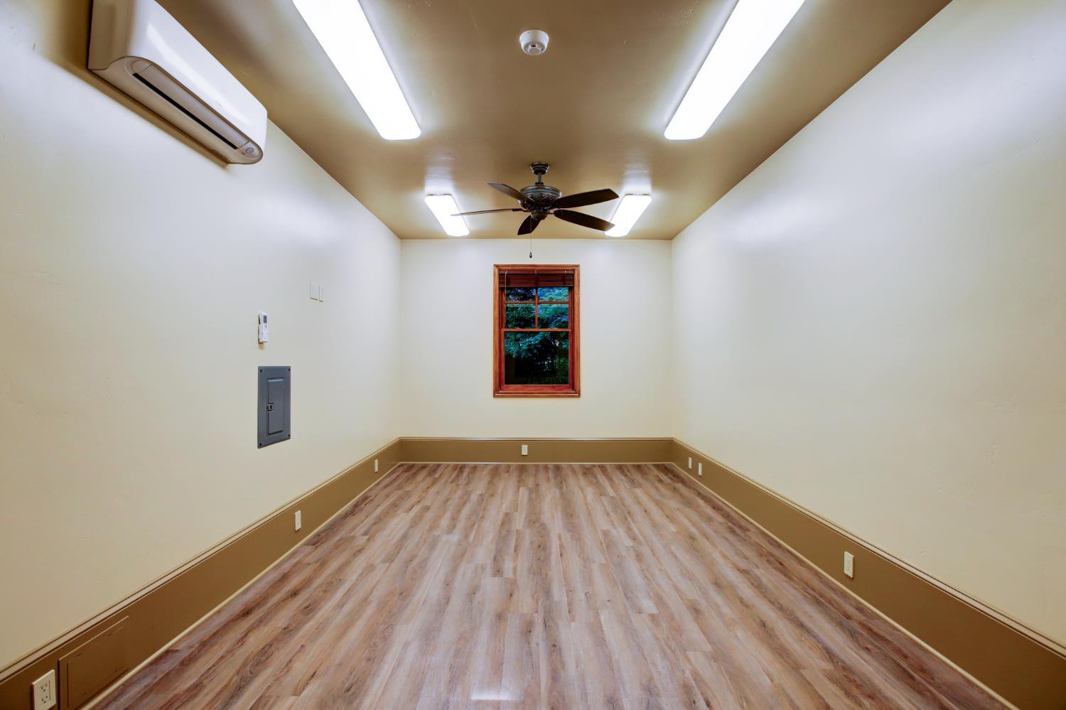 13027 Robin Road