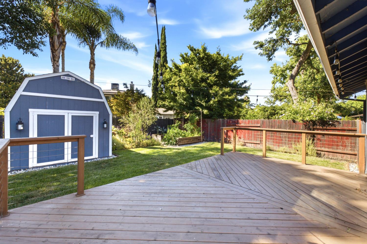 6860 Pocket Road