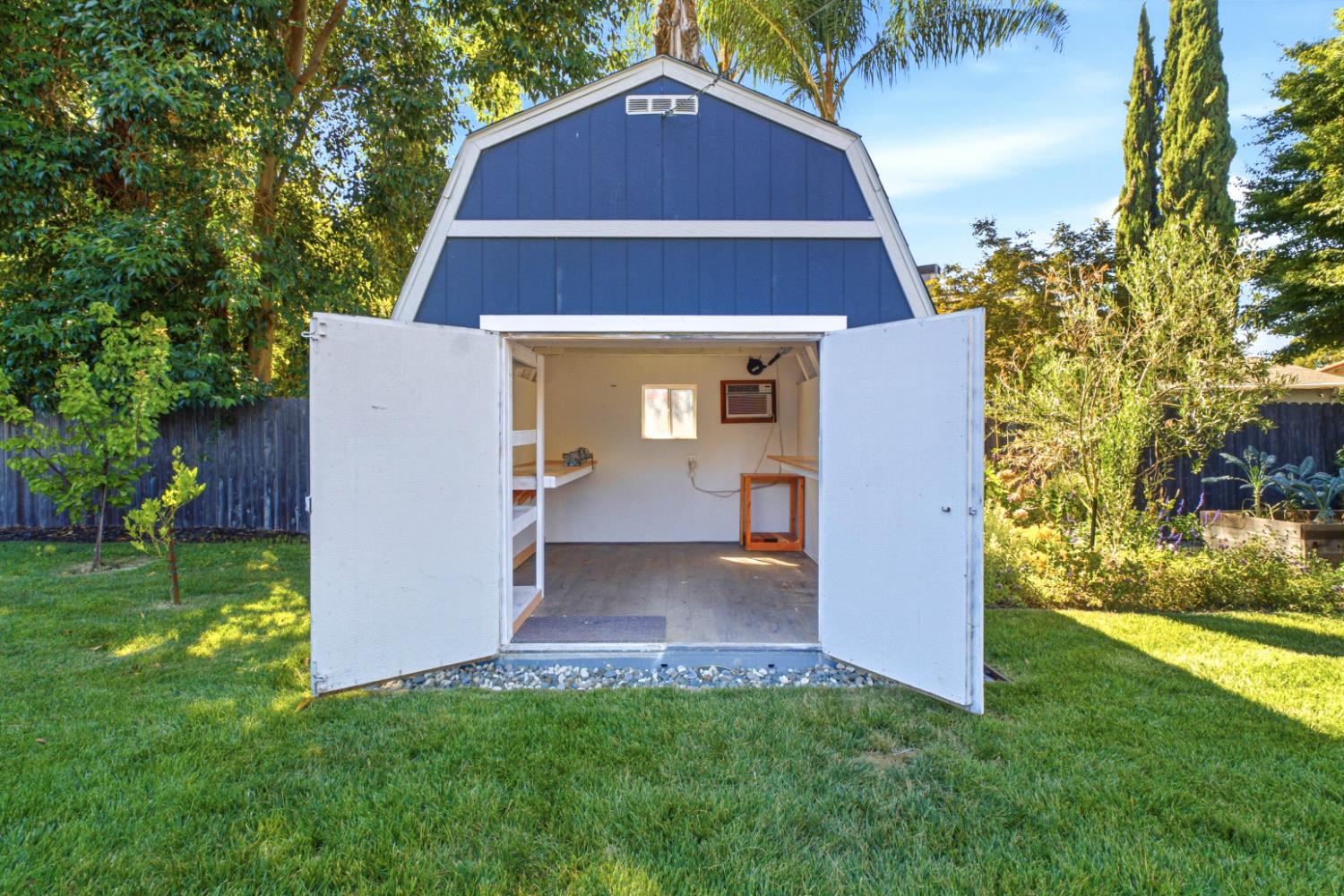 6860 Pocket Road