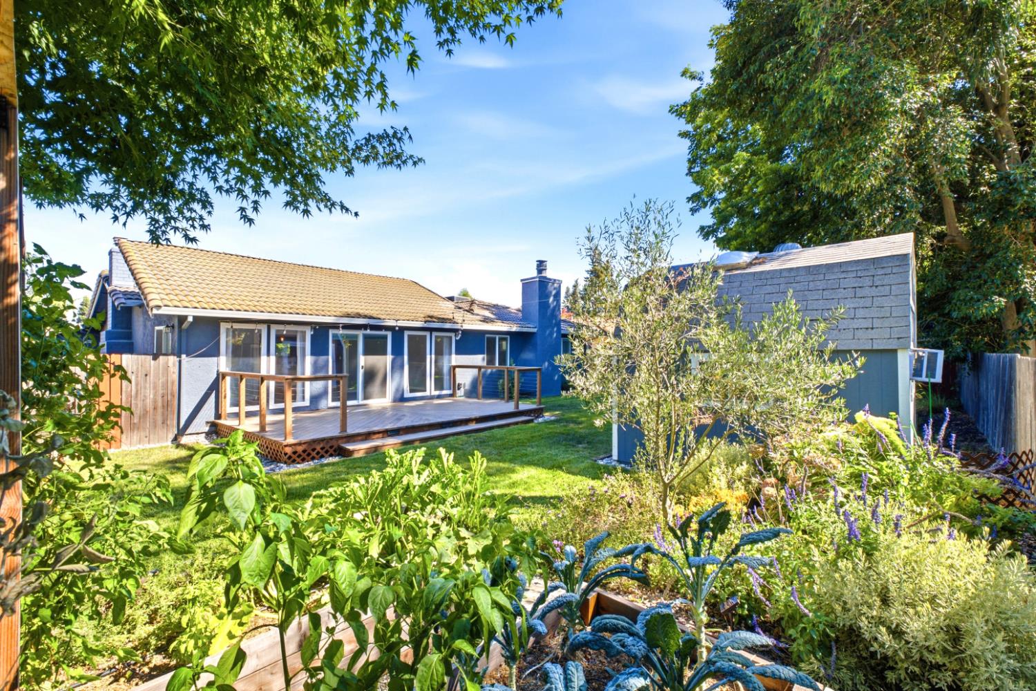 6860 Pocket Road