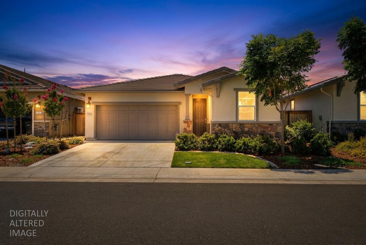 1399 Carson River Loop