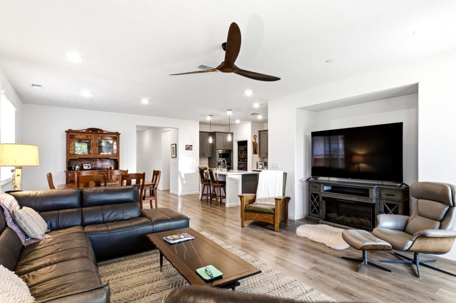 1399 Carson River Loop