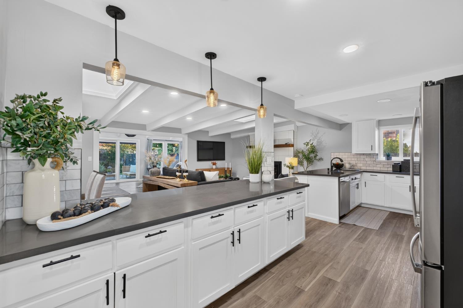 6860 Pocket Road