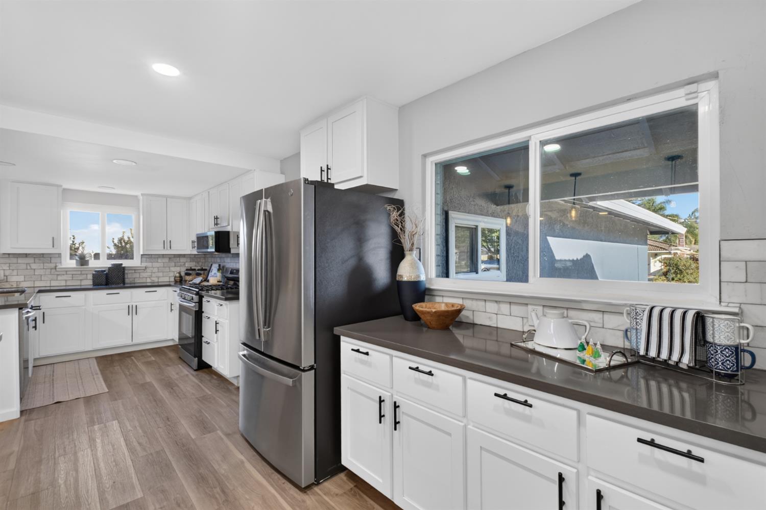 6860 Pocket Road