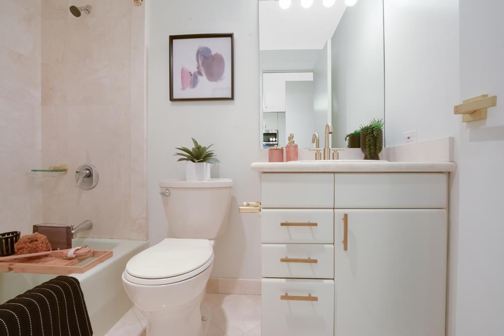 1045 Mason Street Unit: 001