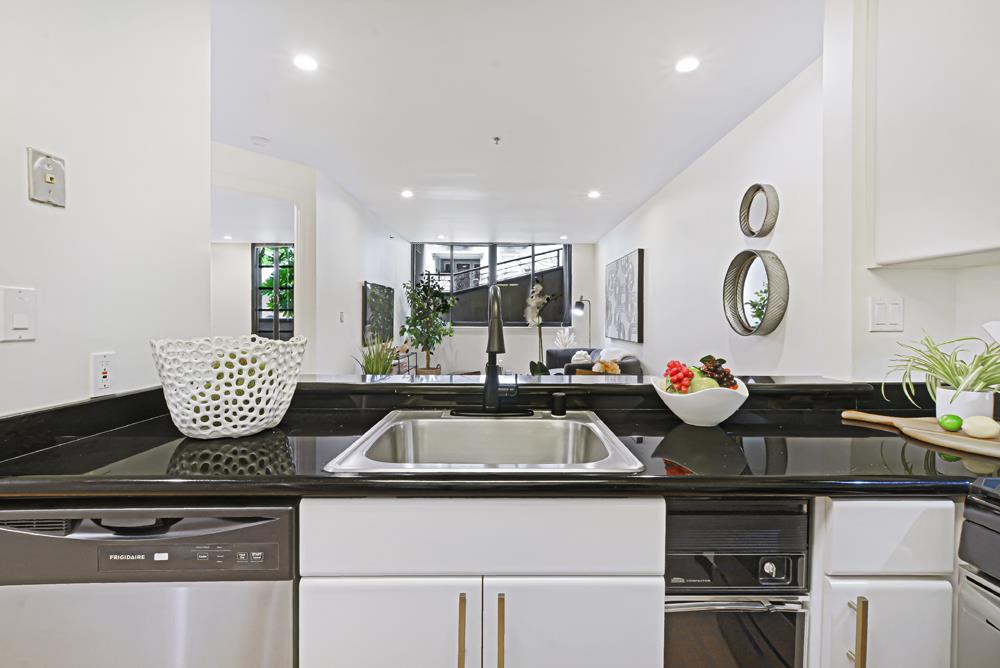 1045 Mason Street Unit: 001