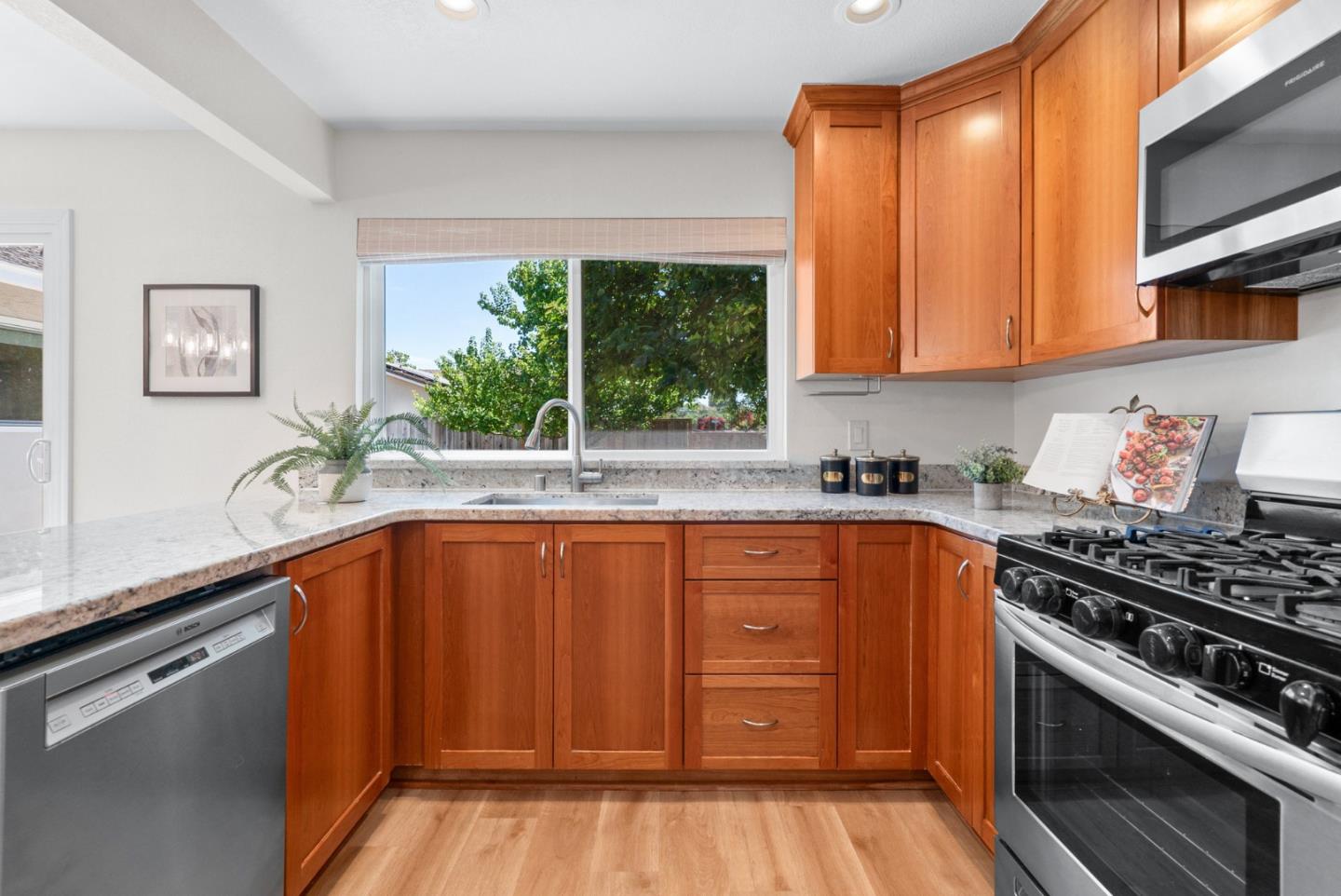 1006 Belford DR