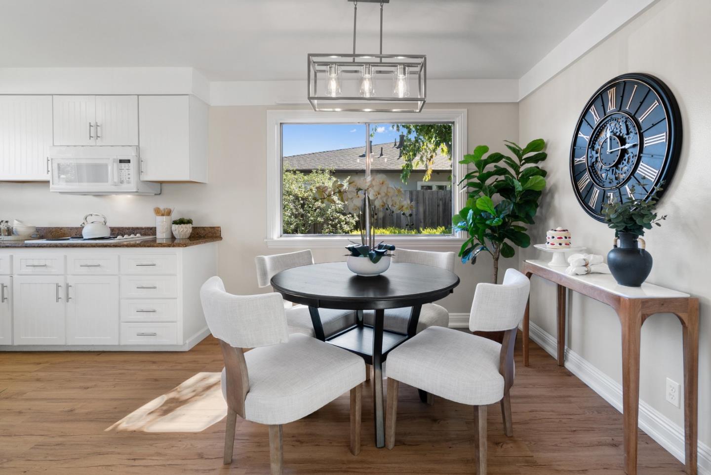 2832-2834 Regnart WAY