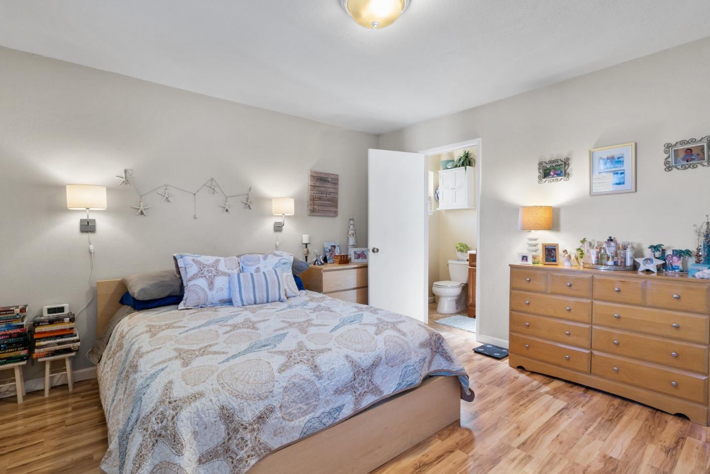 2832-2834 Regnart WAY