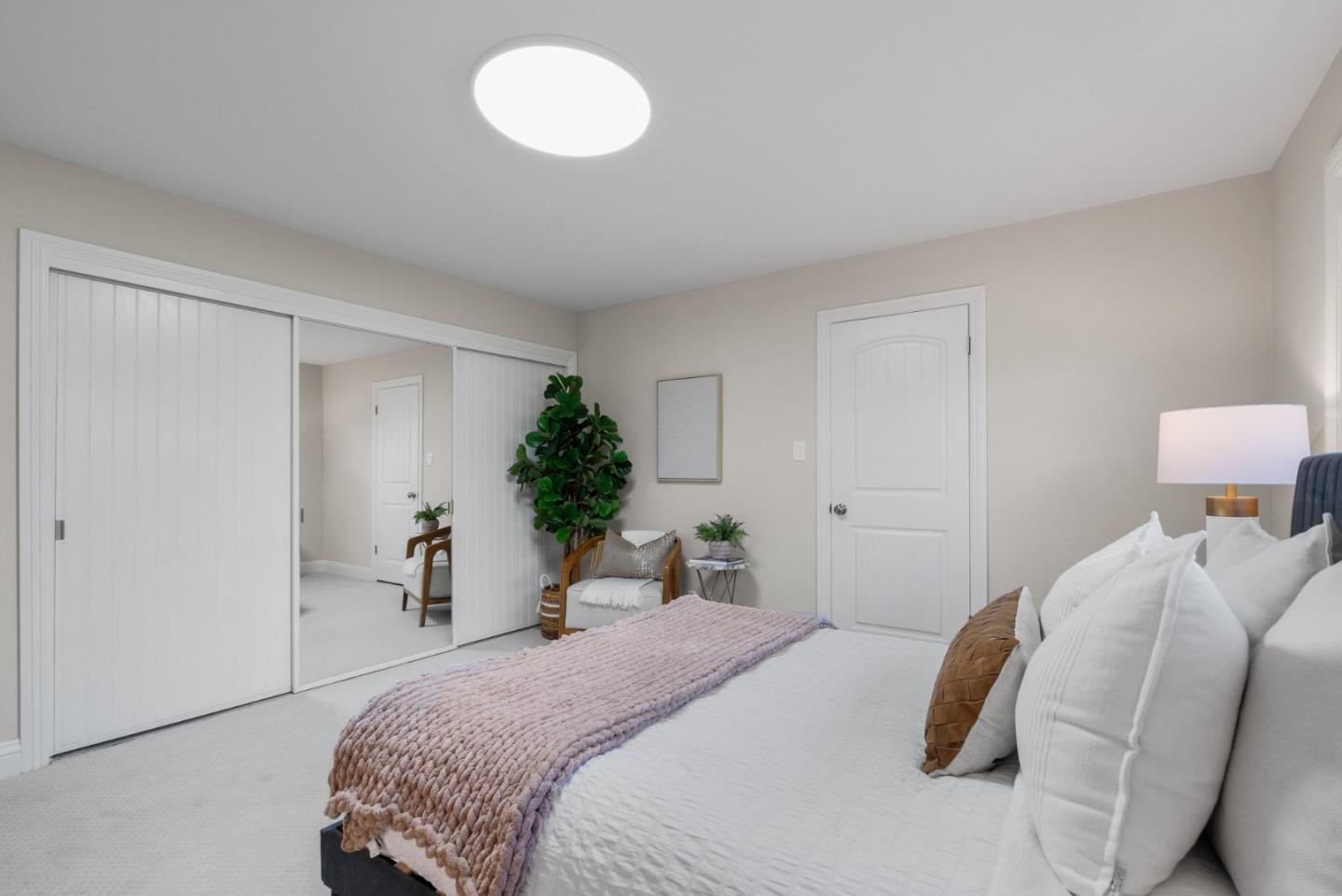 2832-2834 Regnart WAY