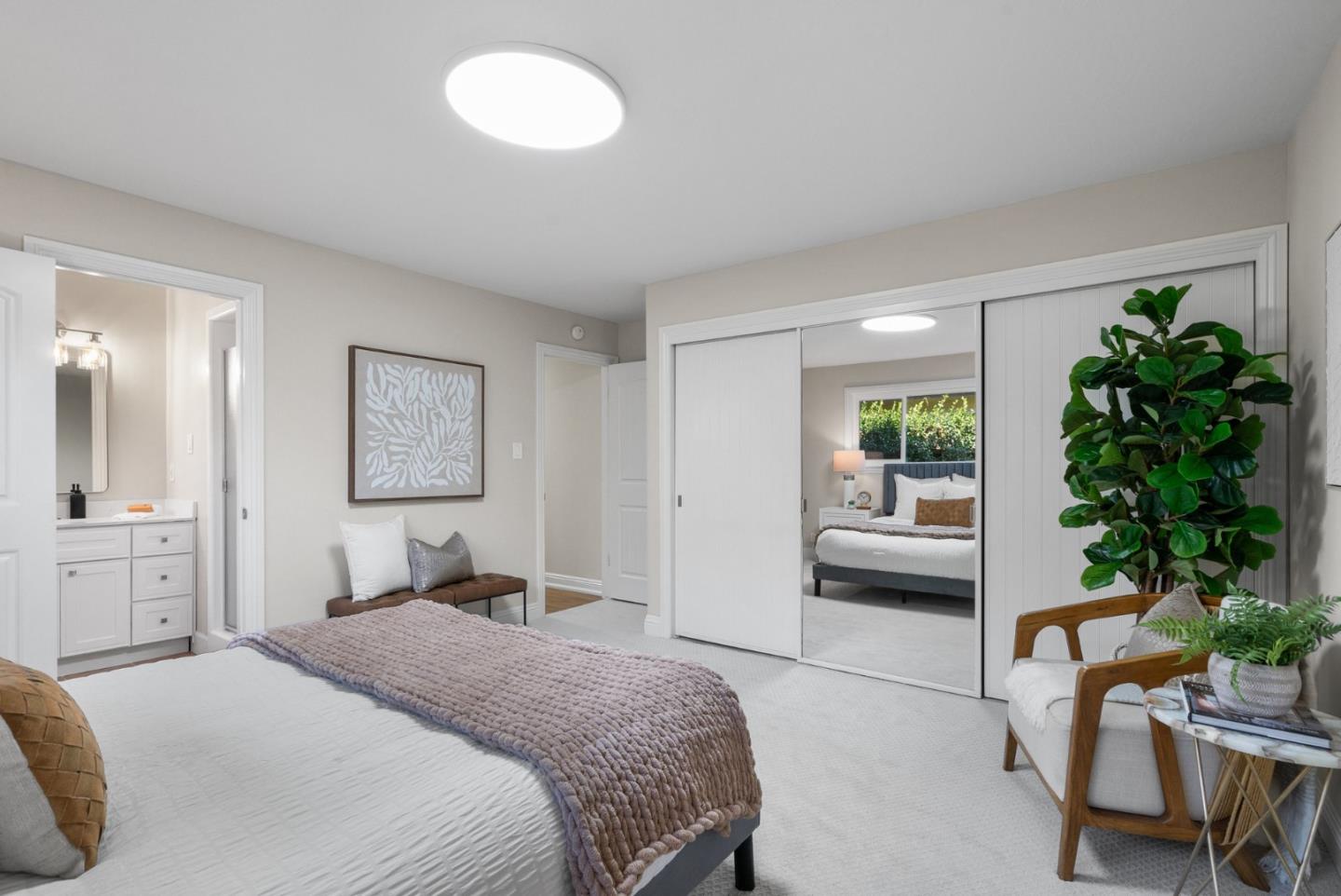 2832-2834 Regnart WAY