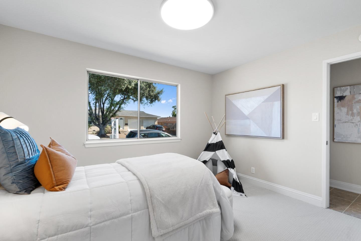 2832-2834 Regnart WAY