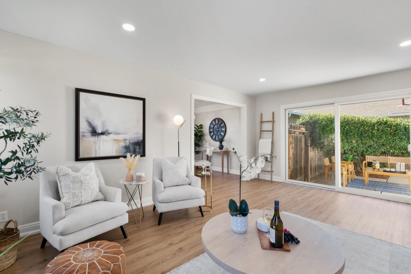 2832-2834 Regnart WAY