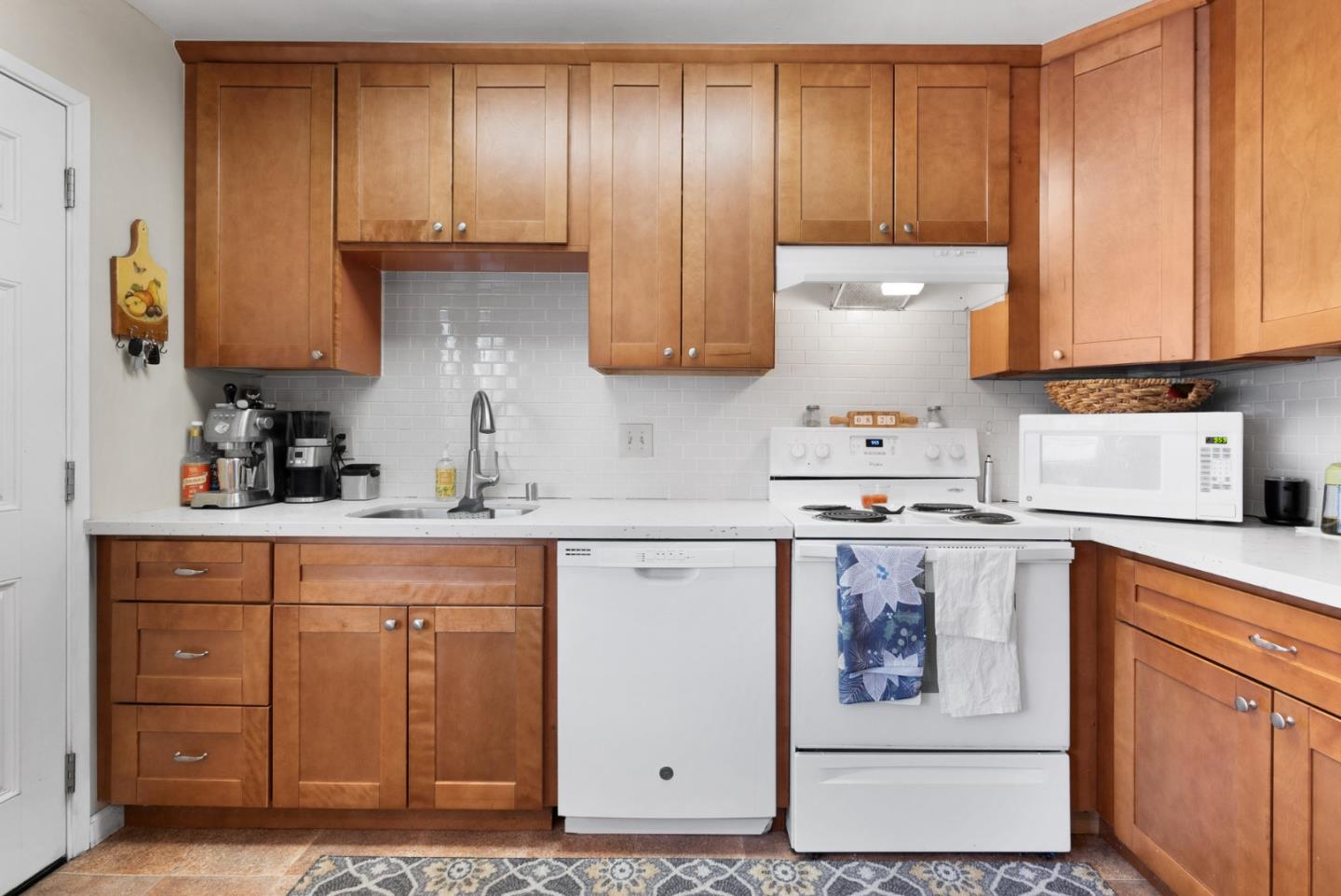 2832-2834 Regnart WAY