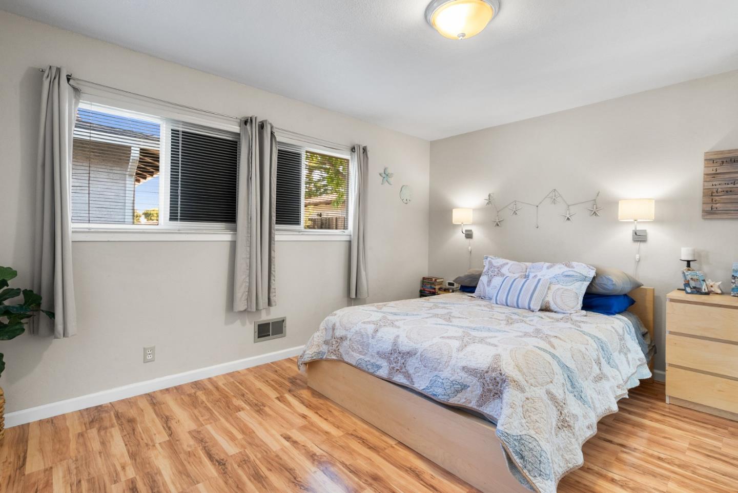 2832-2834 Regnart WAY