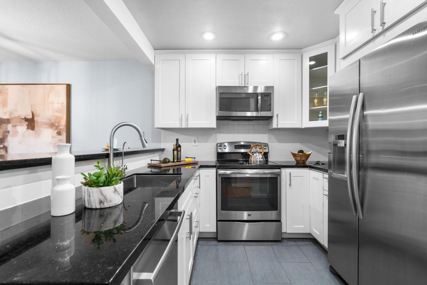 2902 La Terrace CIR