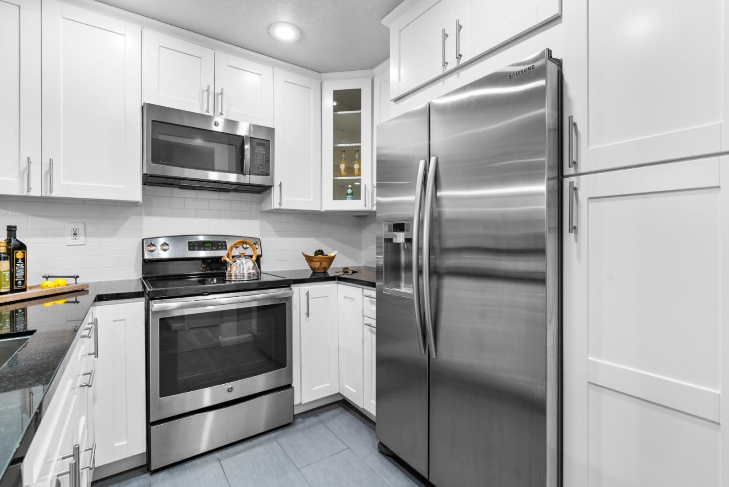 2902 La Terrace CIR