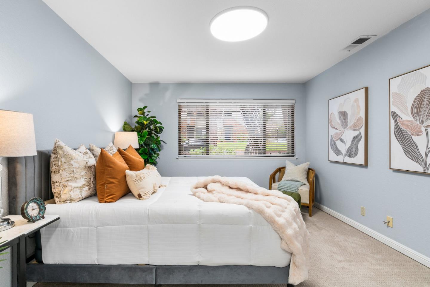 2902 La Terrace CIR