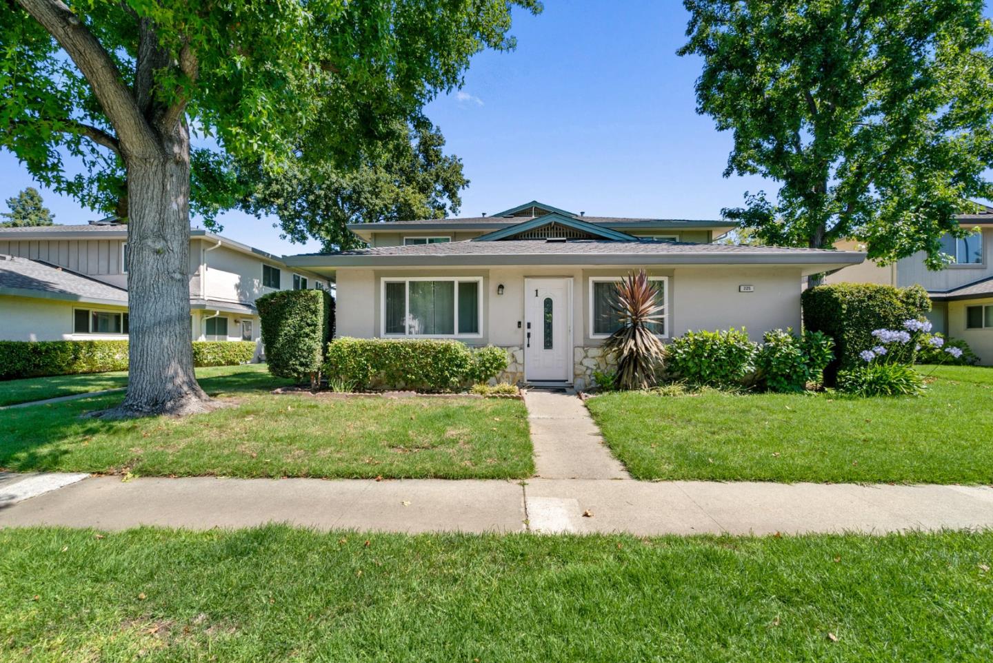 225 Gomes Court 4