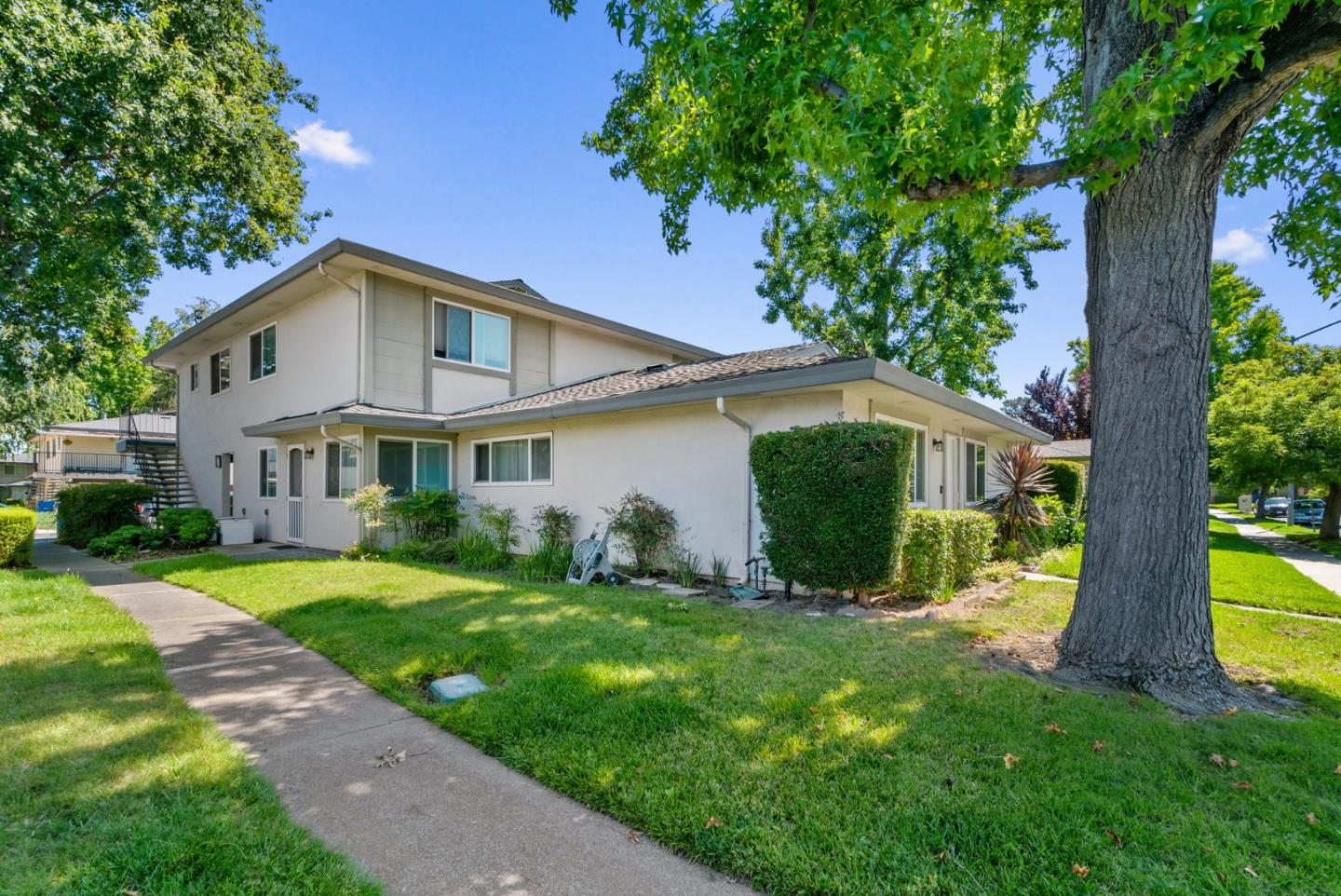 225 Gomes Court 4