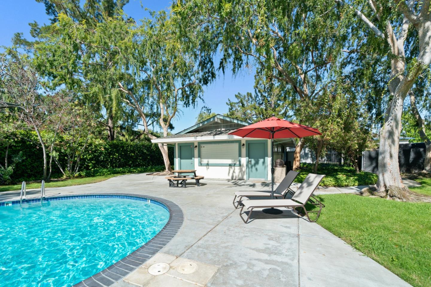 225 Gomes Court 4