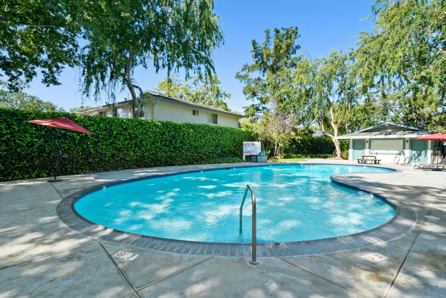225 Gomes Court 4