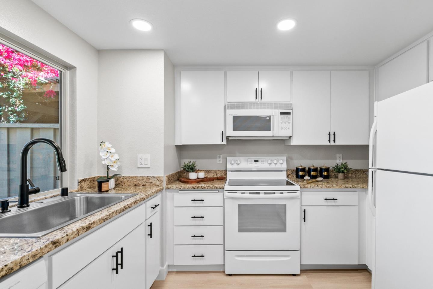 3179 Loma Verde Drive 2