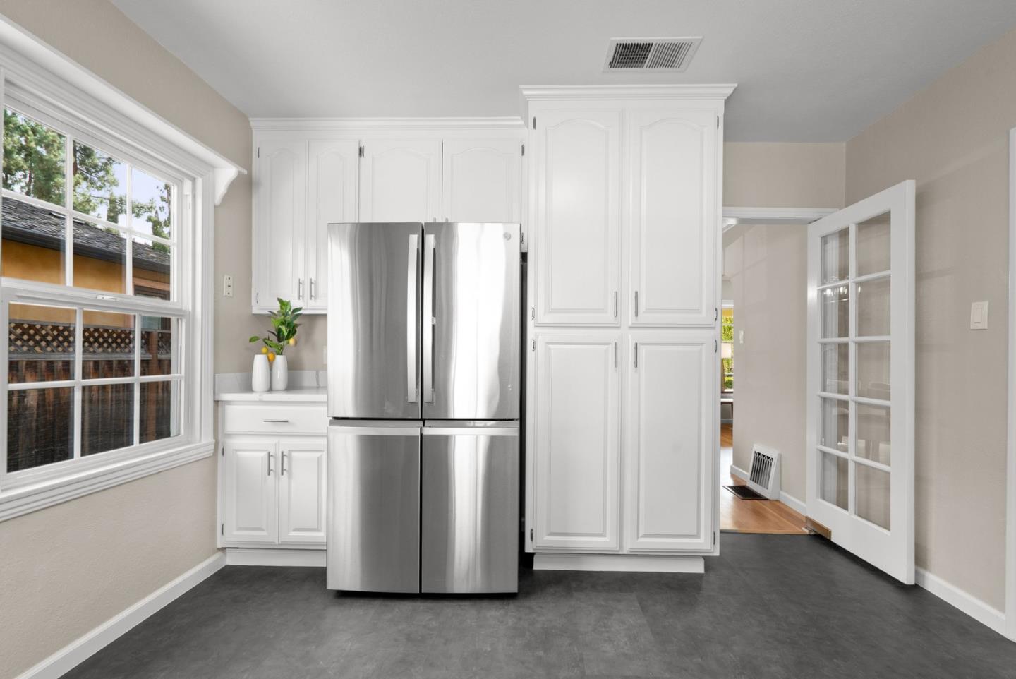 186 Mountain View Avenue