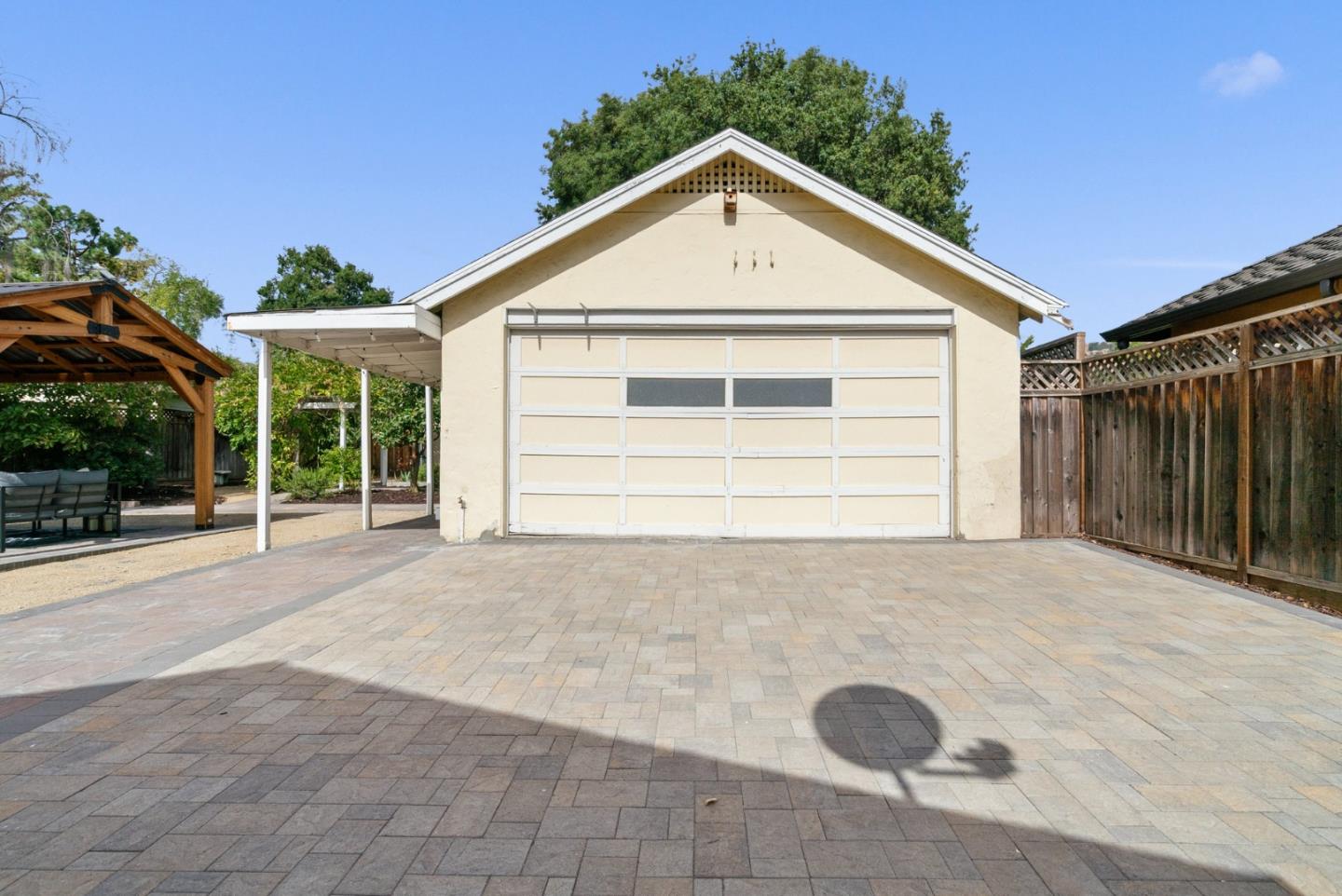 186 Mountain View Avenue