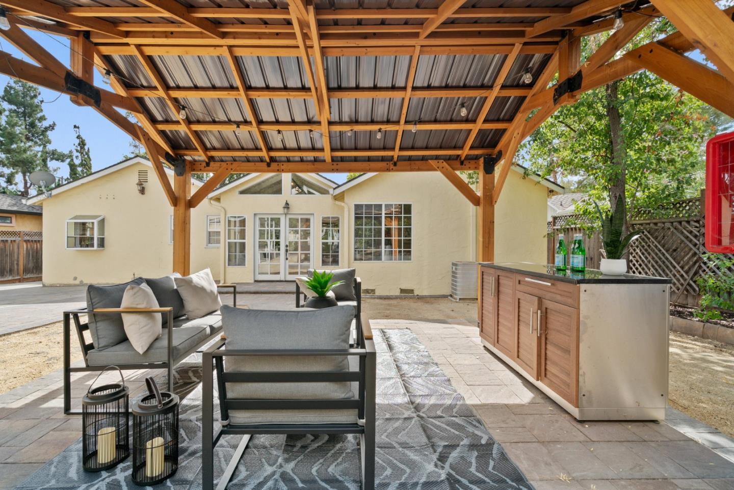 186 Mountain View Avenue