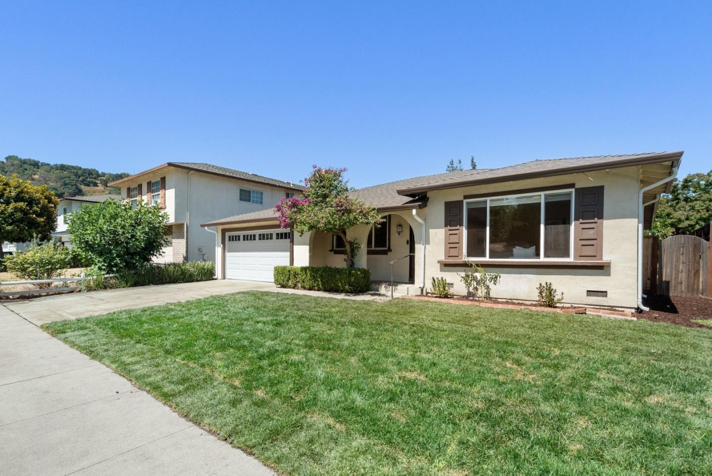 808 Glenside DR
