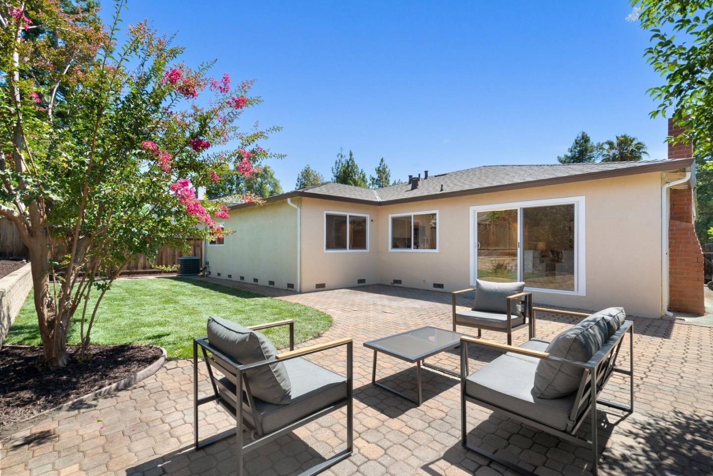 808 Glenside DR