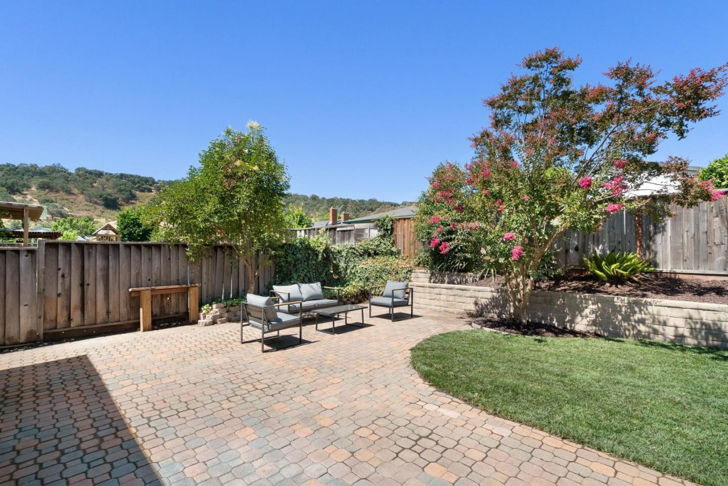 808 Glenside DR