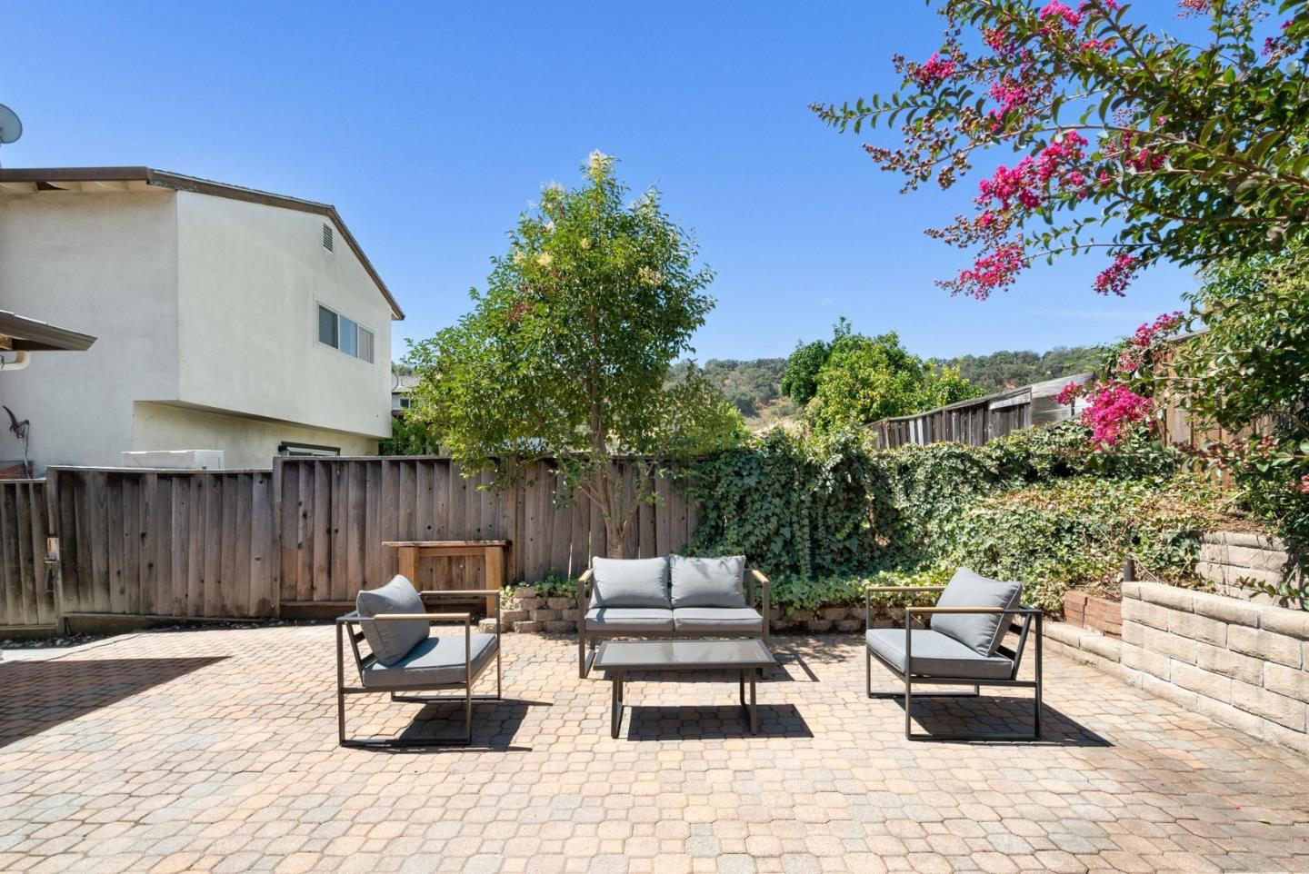808 Glenside DR