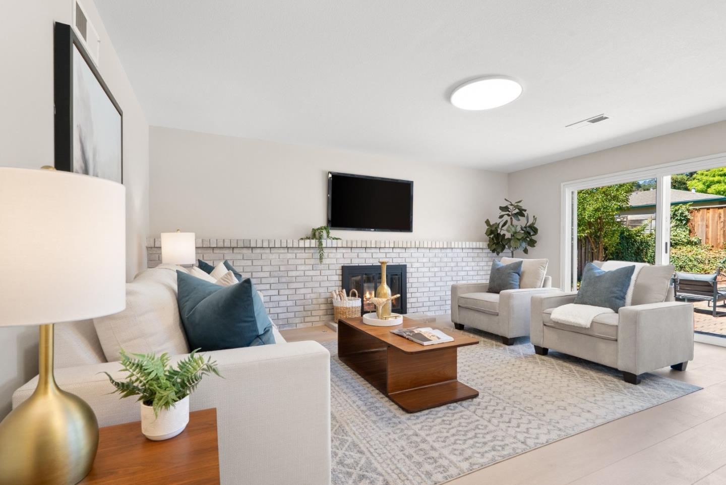 808 Glenside DR