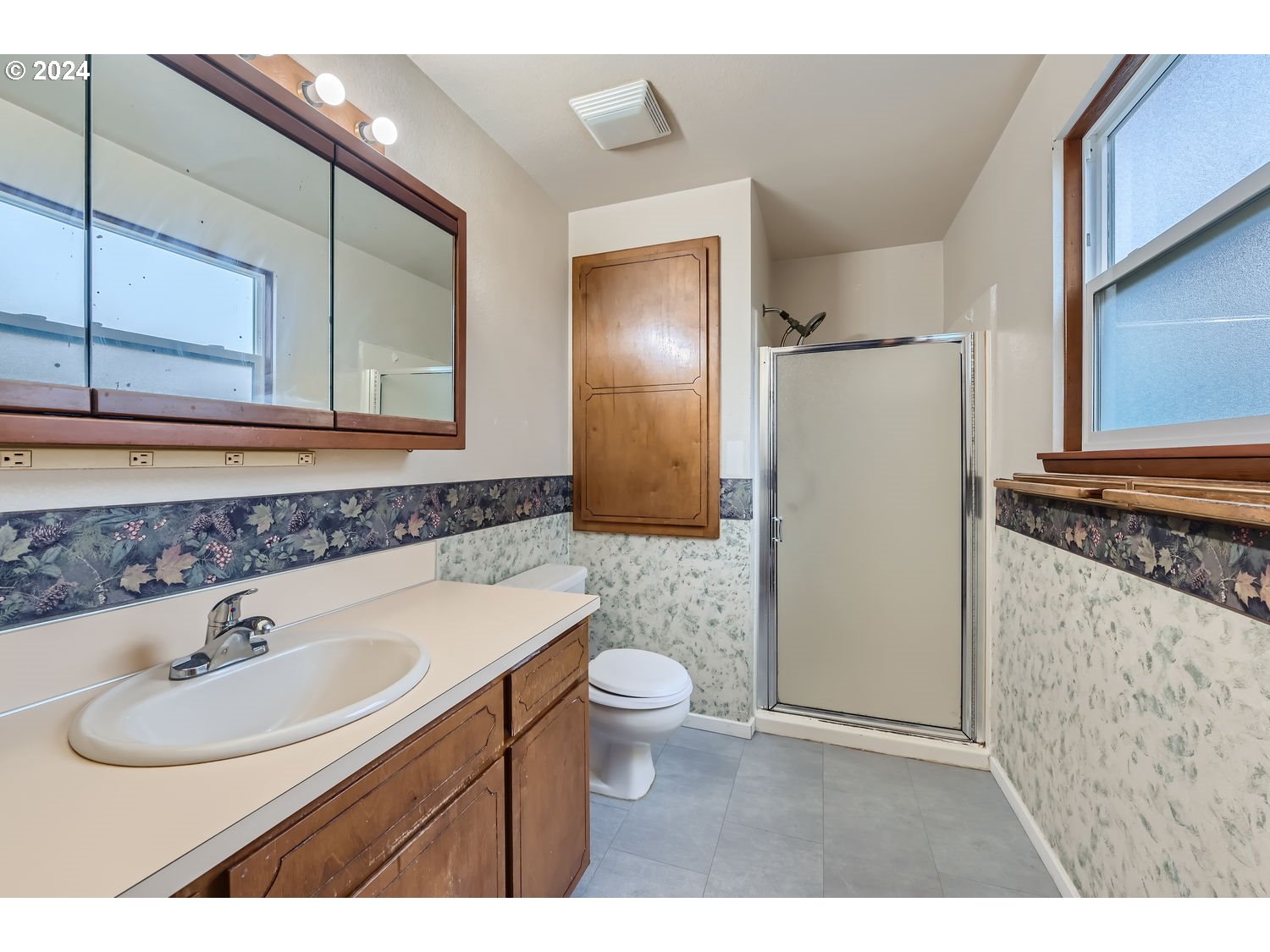 1022 NE 196TH AVE