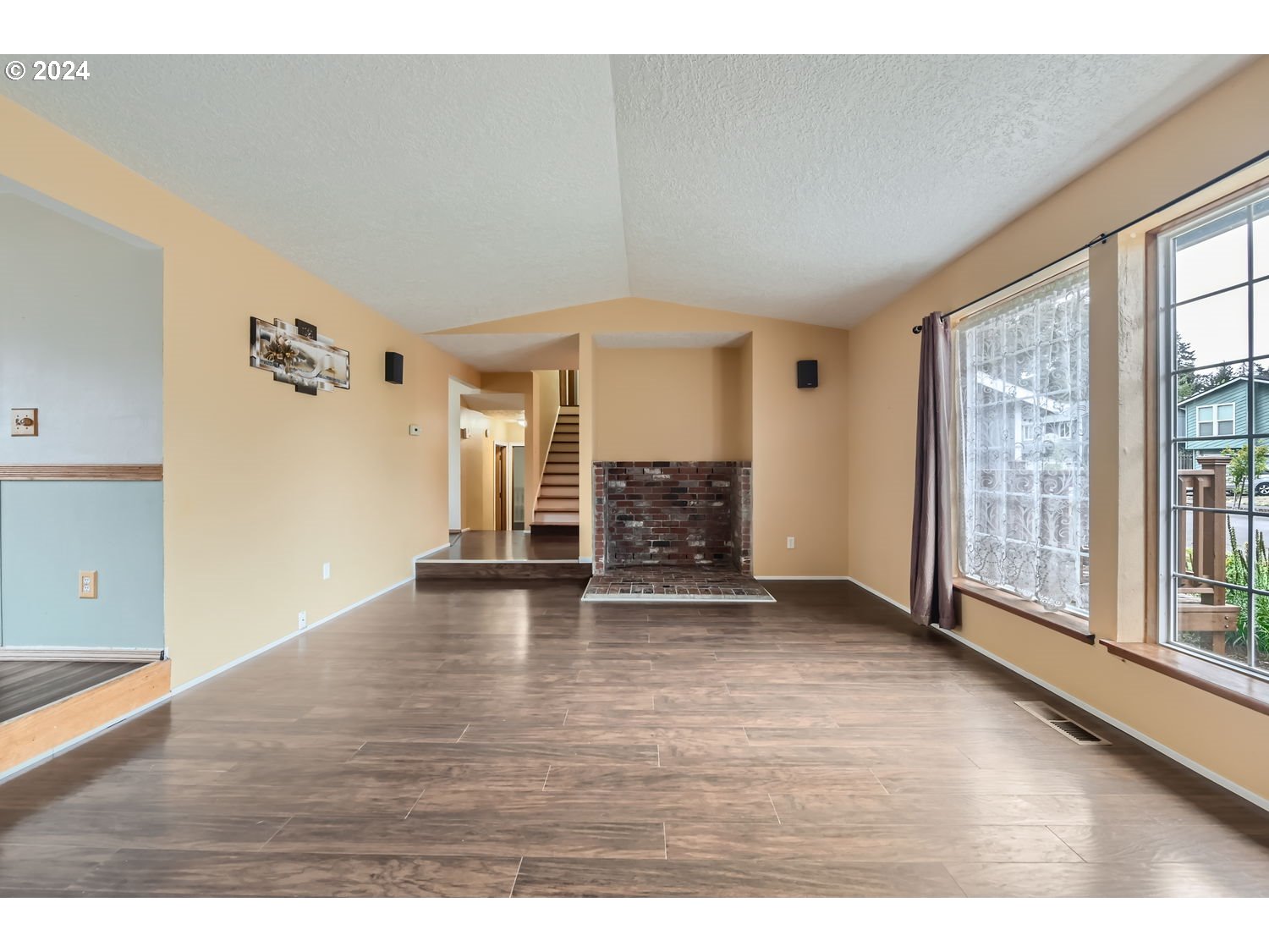 1022 NE 196TH AVE