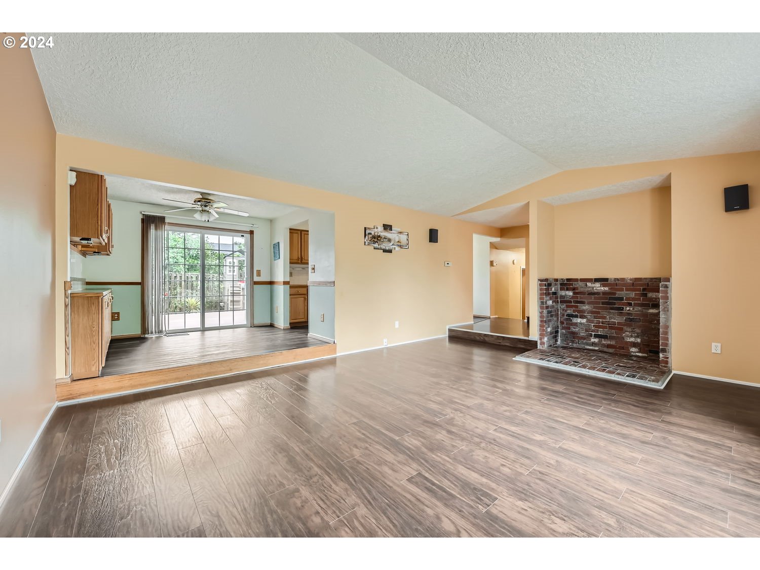 1022 NE 196TH AVE