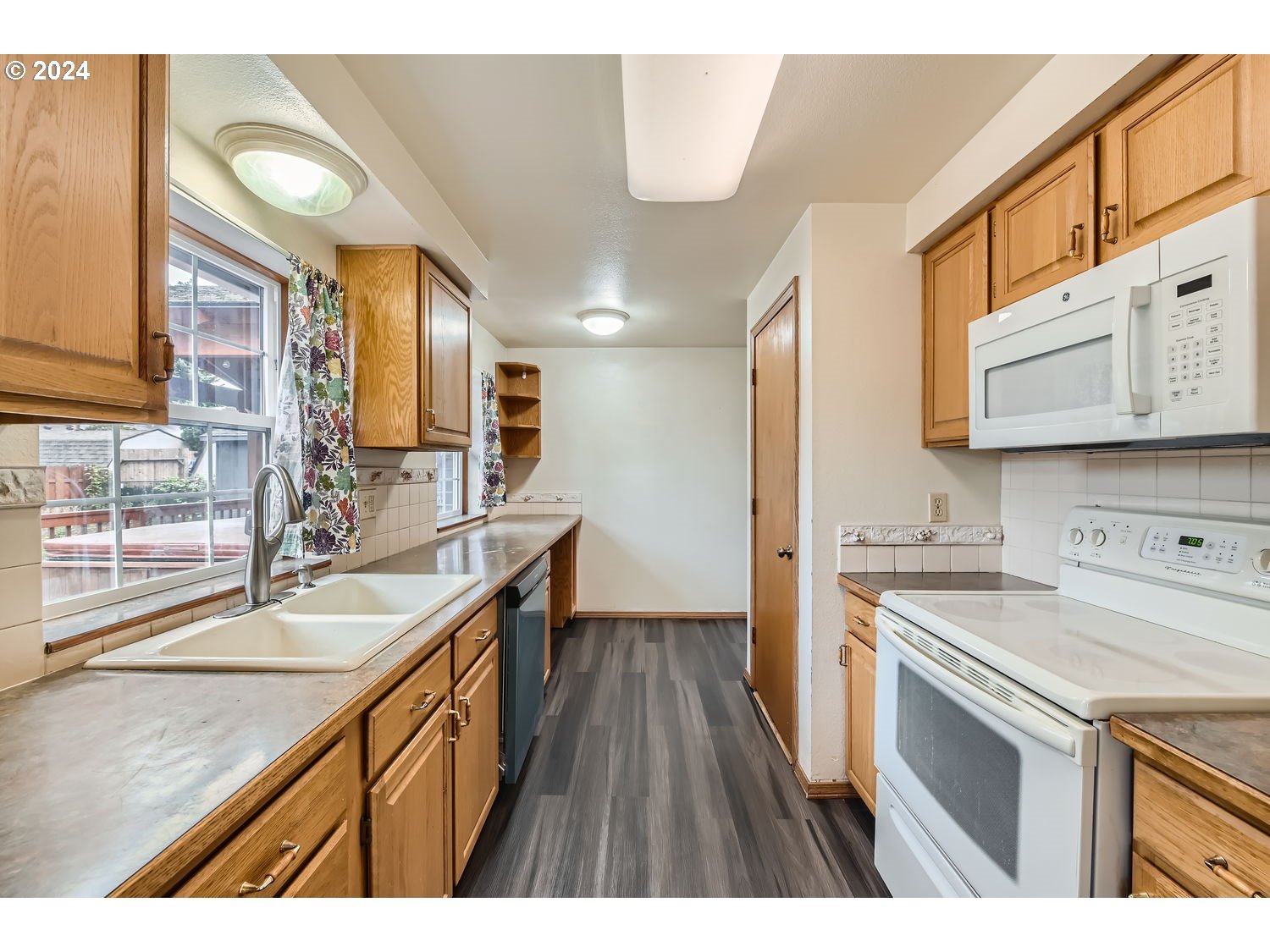 1022 NE 196TH AVE