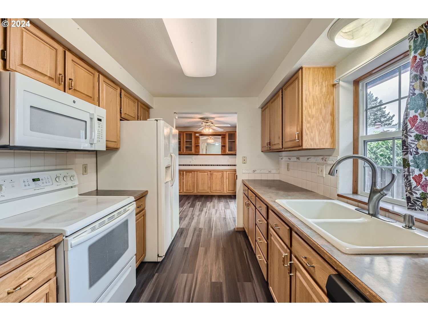 1022 NE 196TH AVE