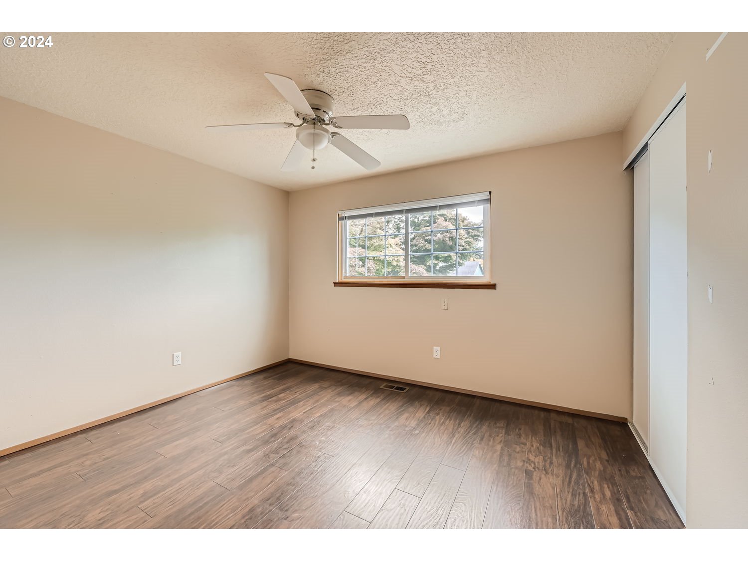 1022 NE 196TH AVE
