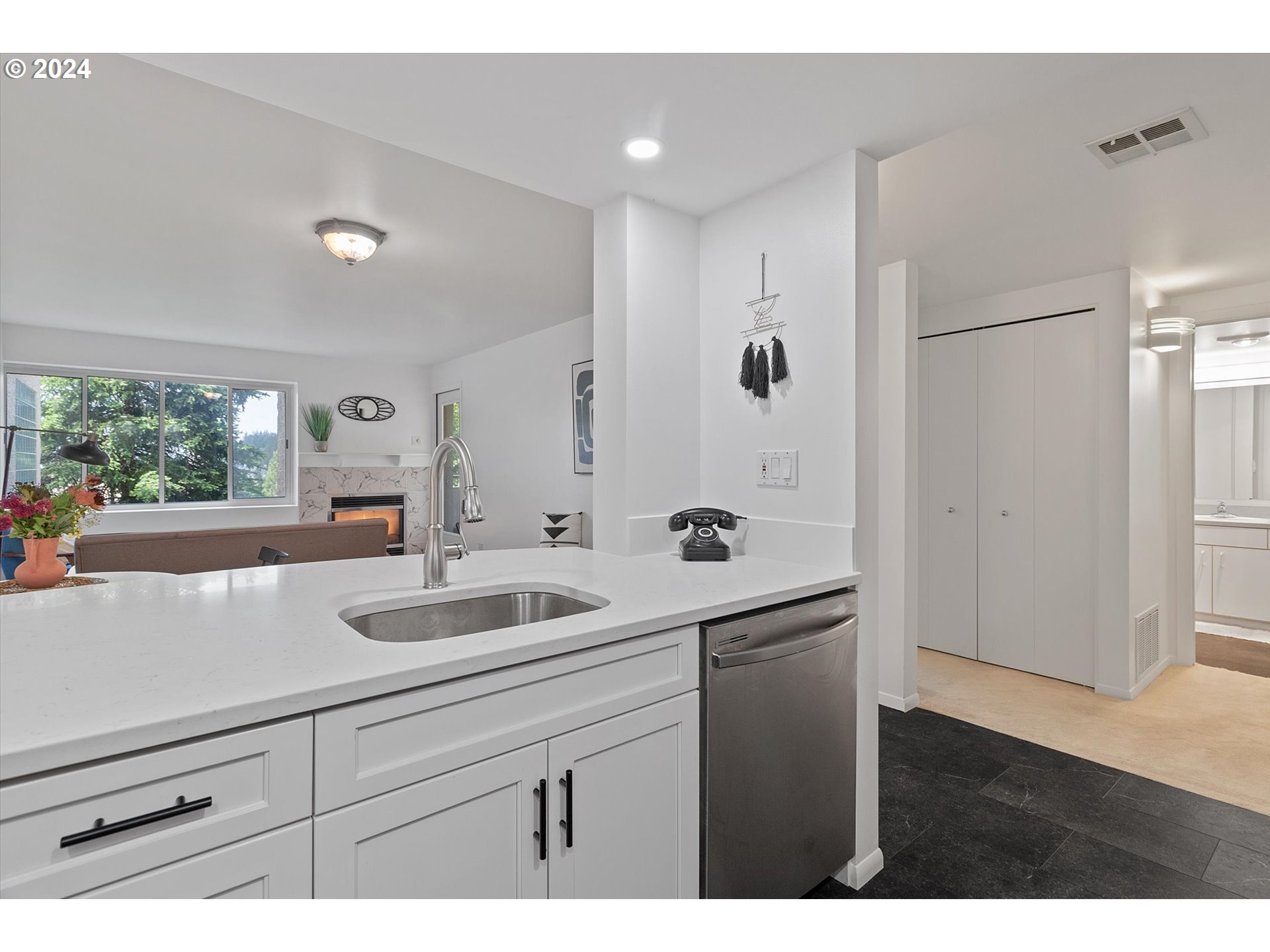 6645 W BURNSIDE RD 535