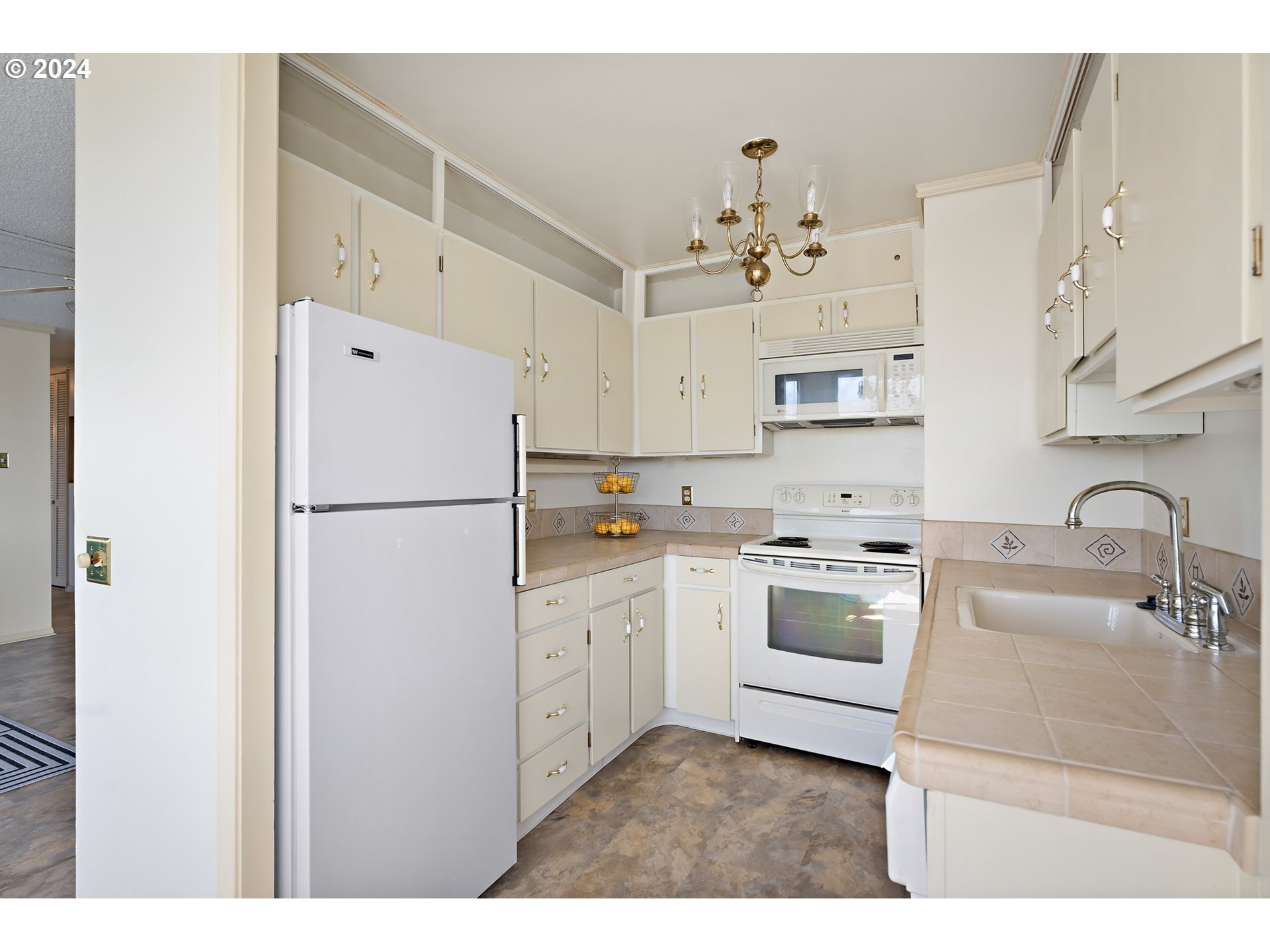 1220 NE 17TH AVE 14F