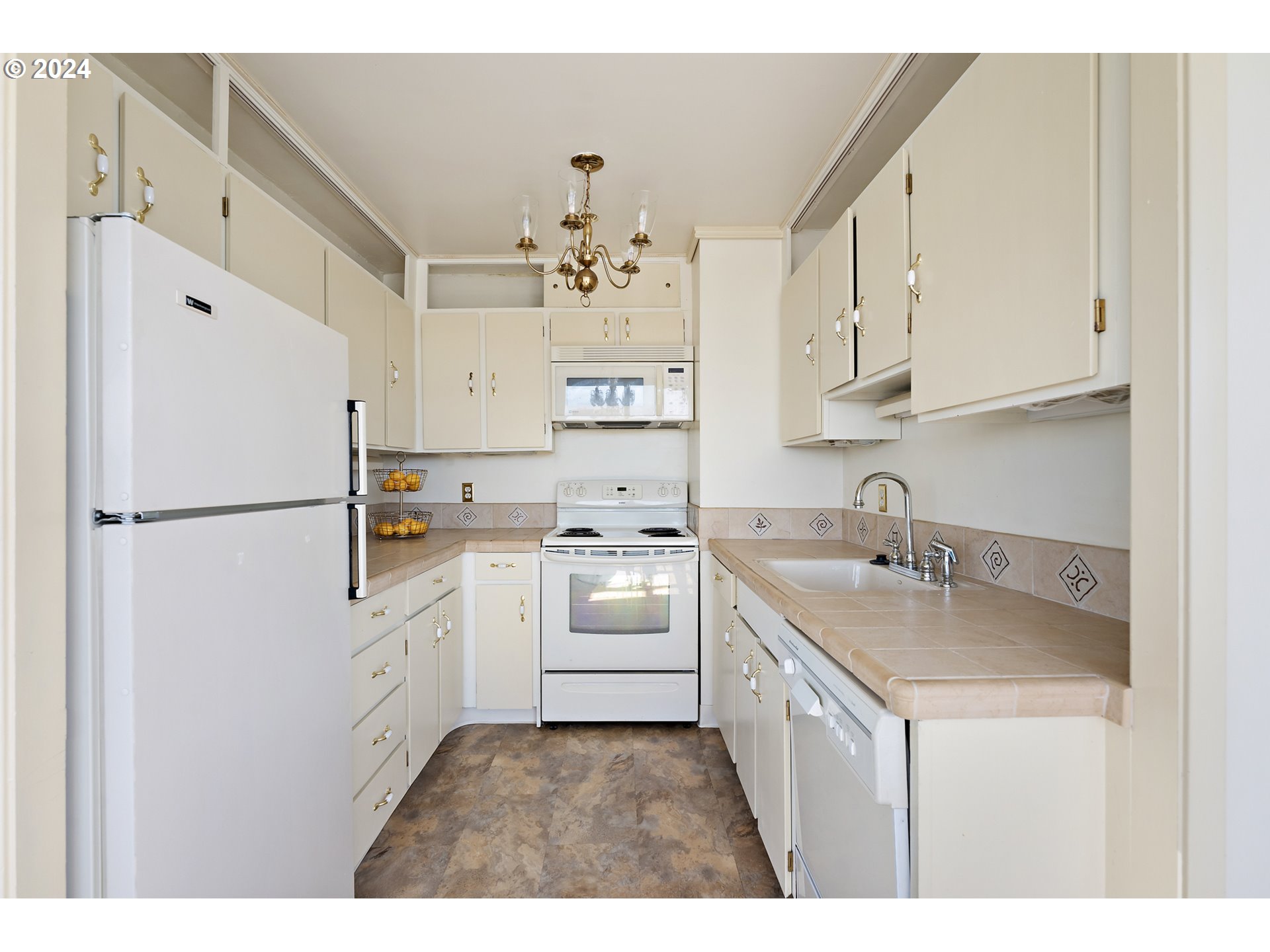 1220 NE 17TH AVE 14F