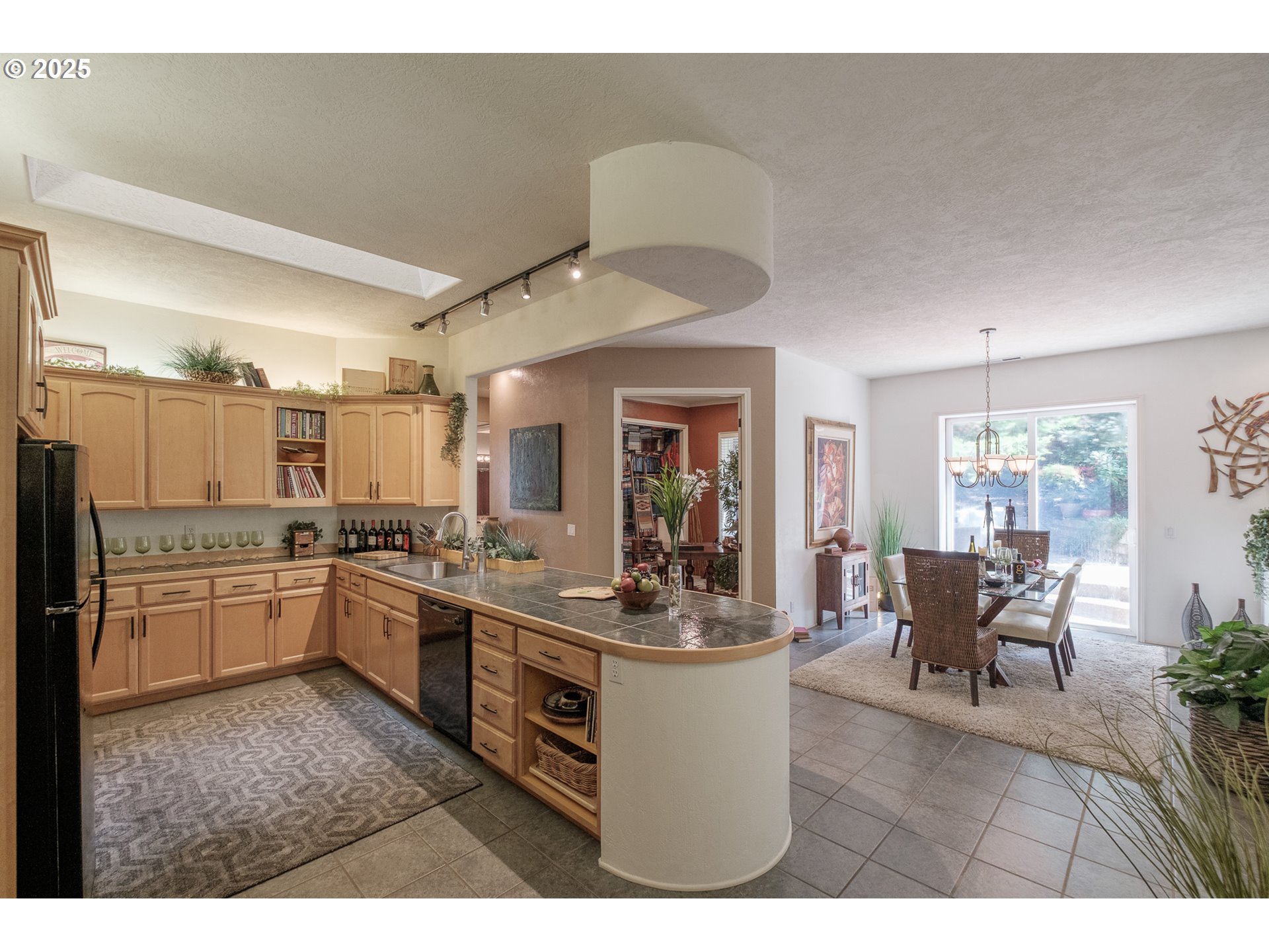 1993 Spicetree LN SE
