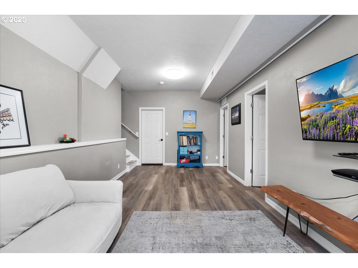 1498 CATHLAMET CT