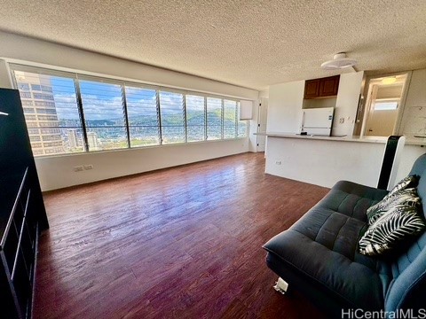 2525 Date Street 3605